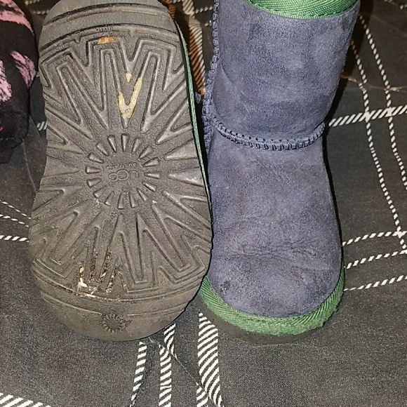 Ugg - Picture 1 of 3
